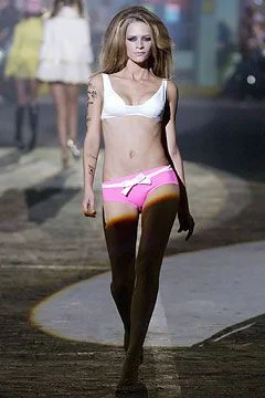 Look 32